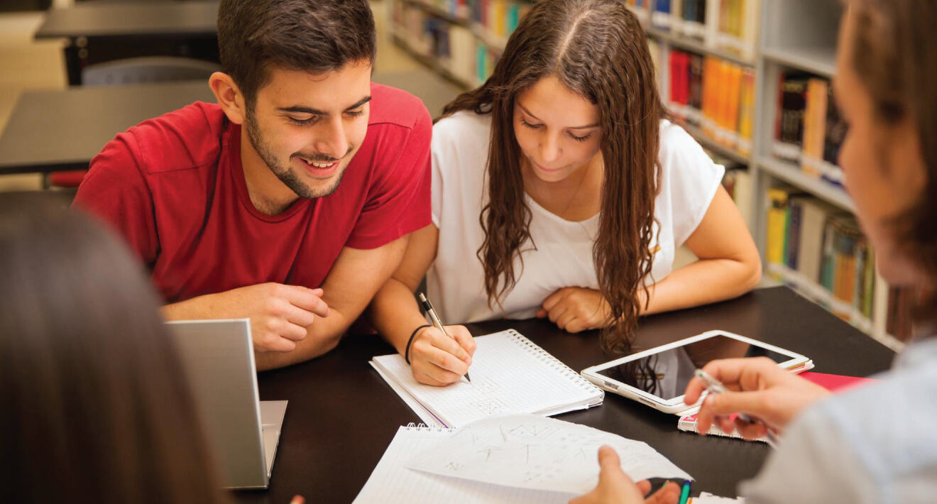 Applying-to-UK-Universities-With-A-Consultant-For-Structured-Support